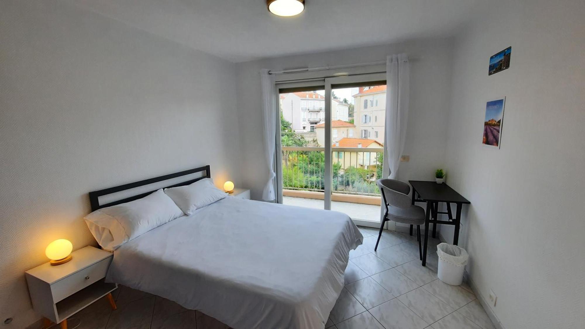 Sunny Mercury - Room In Apartment Cannes Exterior foto